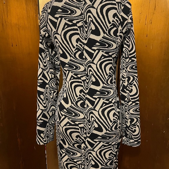 Psychedelic Print Drape Front Longleeve Dress Size L Silhouette Stylez Polyester - Picture 5 of 5